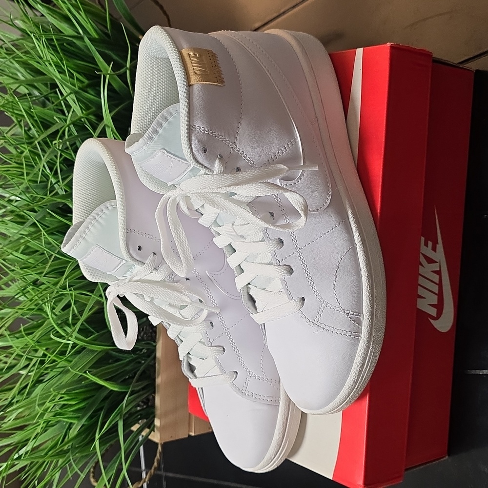 Nike Court Royale 2 Mid